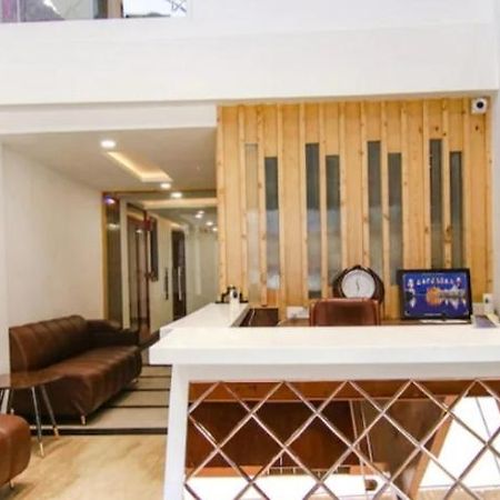 Prism Grand Hotel Zirakpur Buitenkant foto