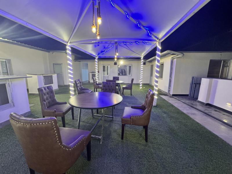Prism Grand Hotel Zirakpur Buitenkant foto